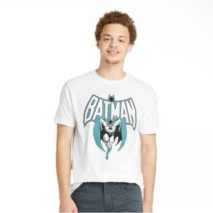 NWT Batman Jumping Character Logo T-Shirt Size Medium